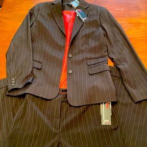 New, Dalia Collection Brown Pin Striped Woman Pantsuit, size 8